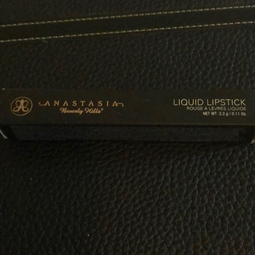 Anastasia Beverly Hills liquid lipstick (Ashton)
